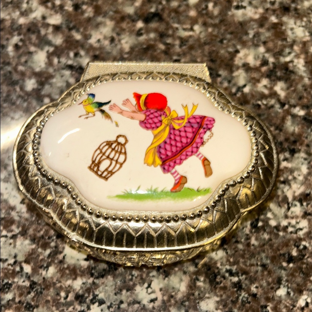 Vintage trinket box